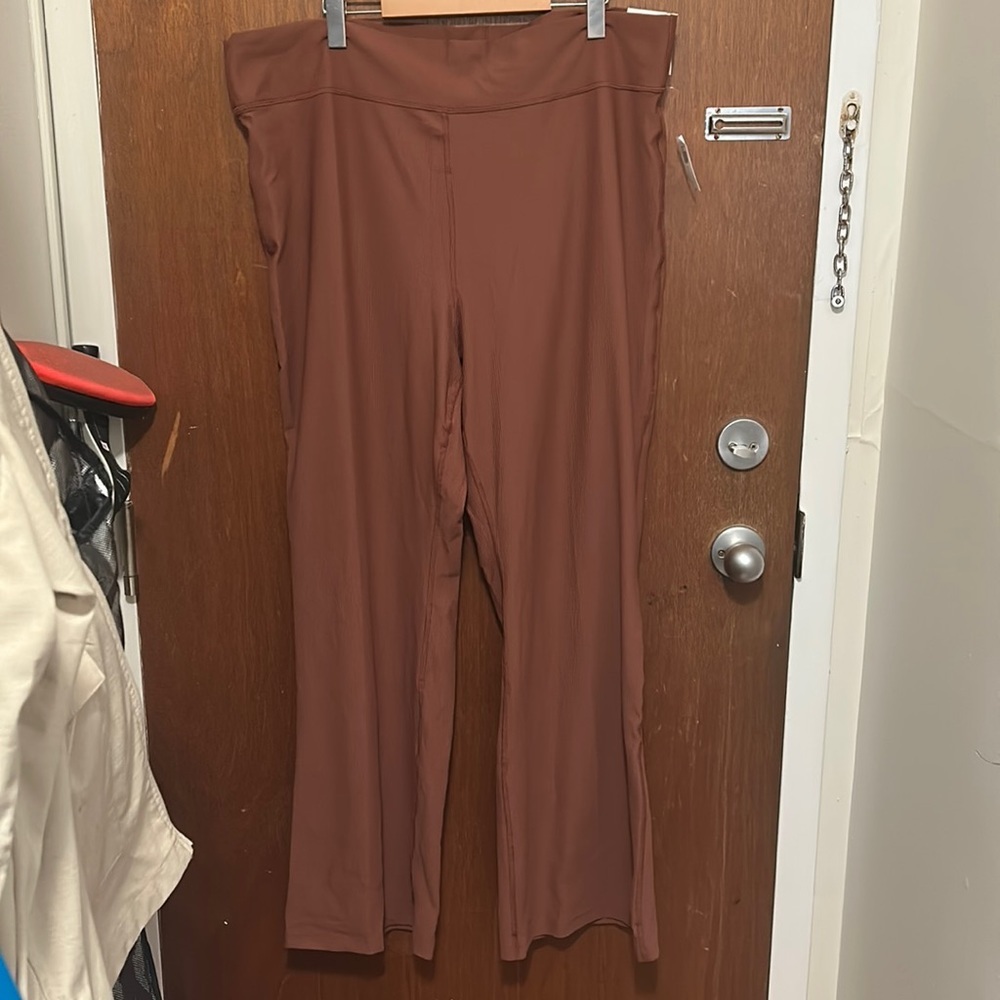NWT Old Navy Powersoft Flare Leggings
